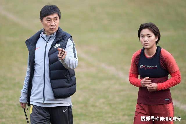 意甲-吉鲁点射特拉奥雷处子球 AC米兰3-0恩波利